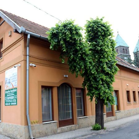 Soerpatika Vendeghaz Hotel Badacsonytomaj Luaran gambar