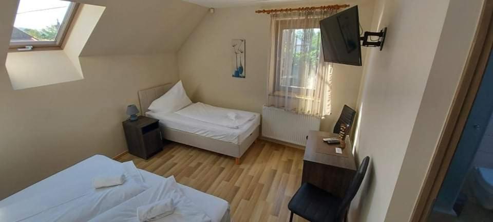 Soerpatika Vendeghaz Hotel Badacsonytomaj Luaran gambar