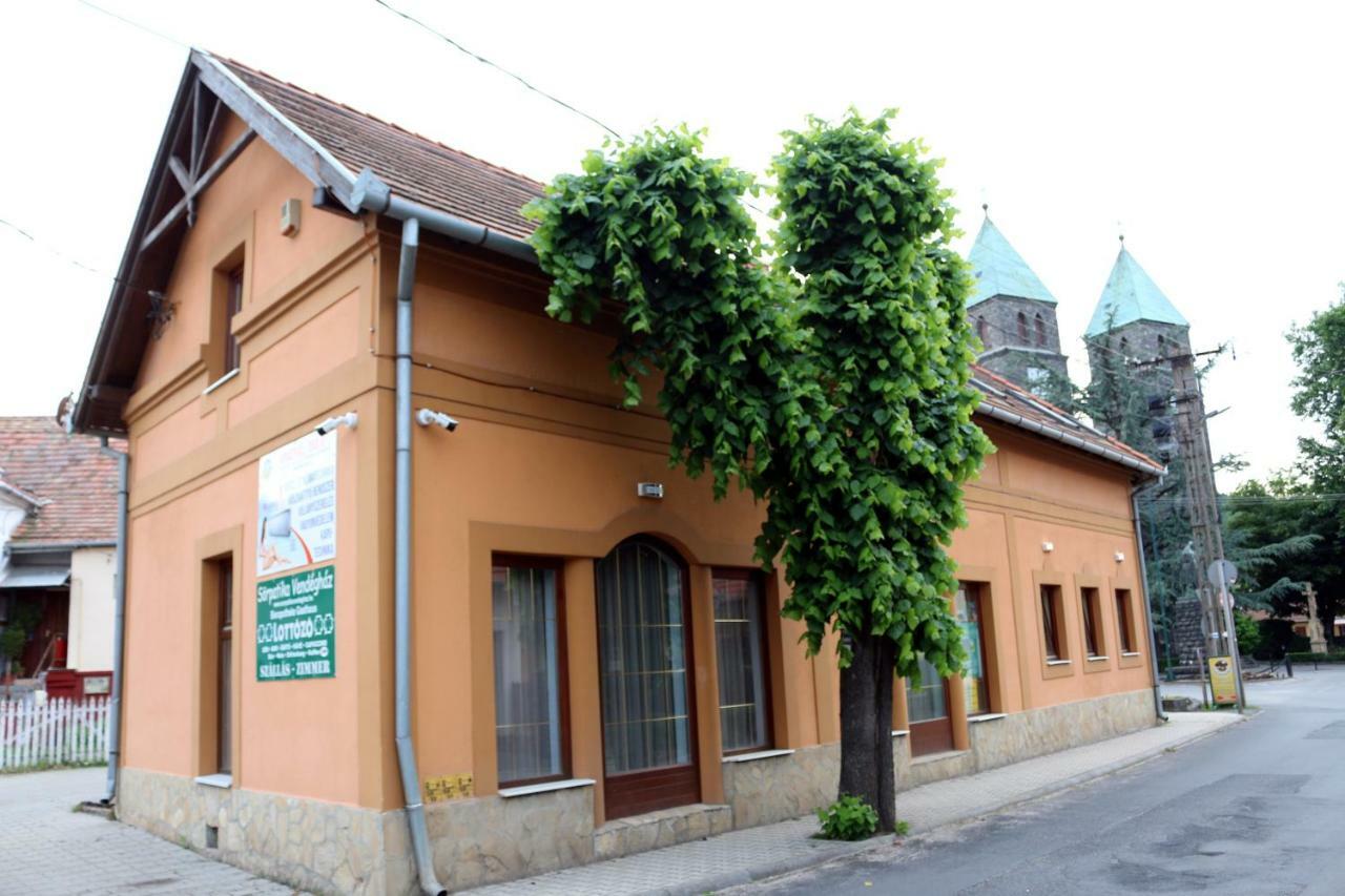 Soerpatika Vendeghaz Hotel Badacsonytomaj Luaran gambar