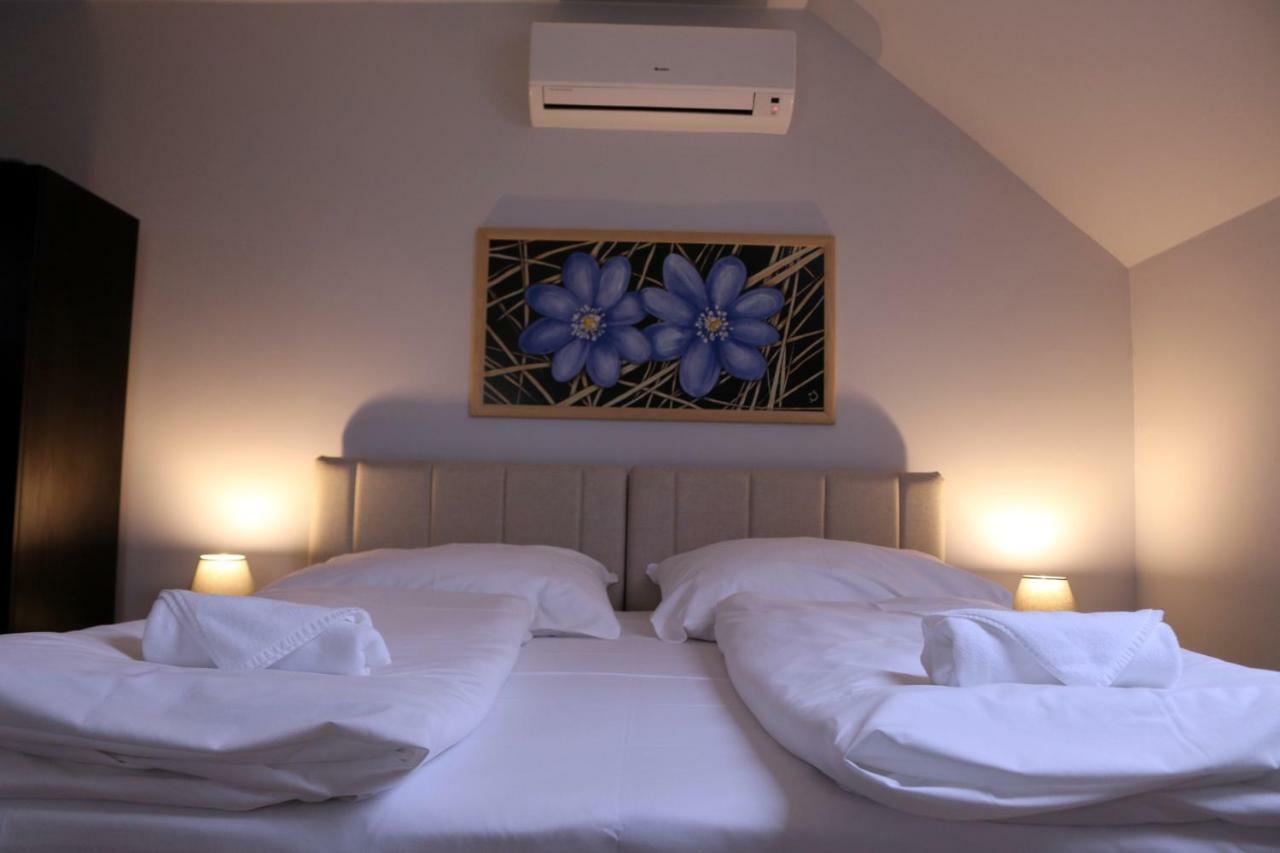 Soerpatika Vendeghaz Hotel Badacsonytomaj Luaran gambar
