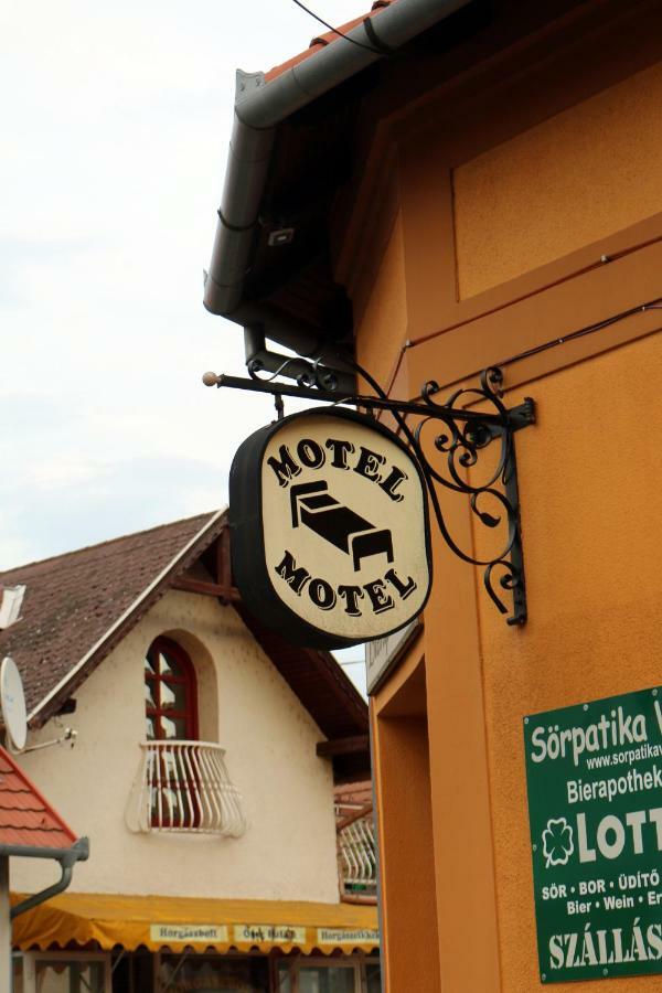 Soerpatika Vendeghaz Hotel Badacsonytomaj Luaran gambar